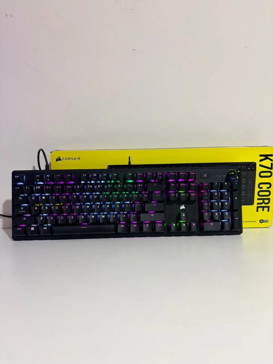 Teclado Corsair K70 CORE Switch Red