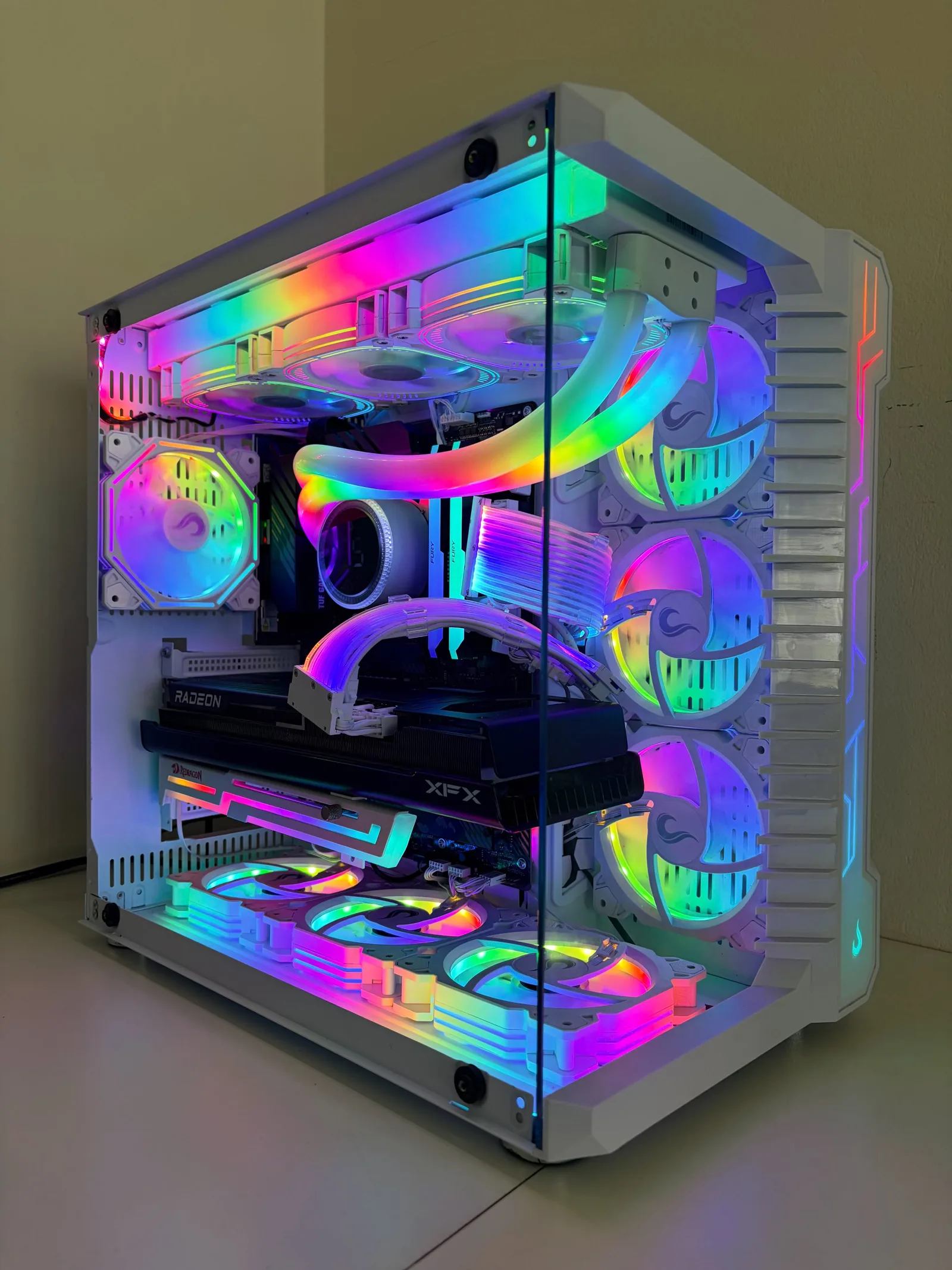 PC Gamer Ryzen 7 5700X3D + RX 7800 XT 16GB